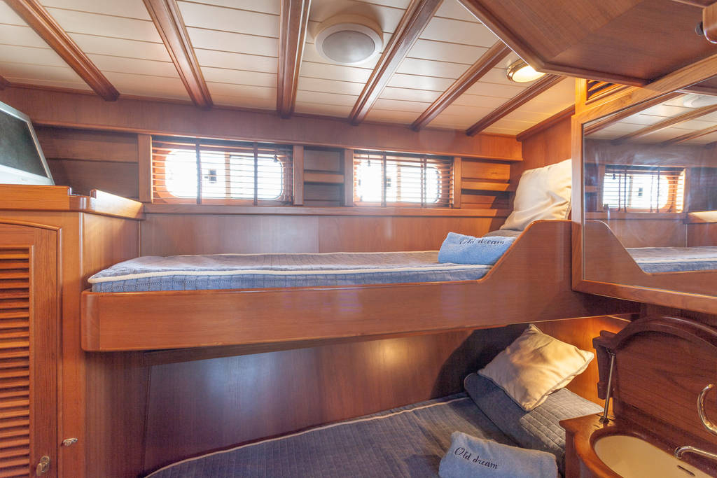 yacht-oliver-yachts-charter 11