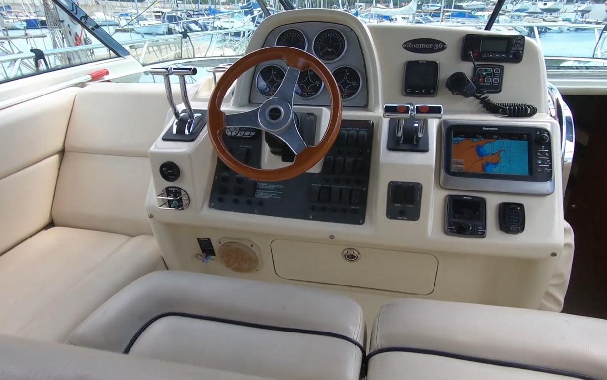 chris-craft-roamer-36 (17)