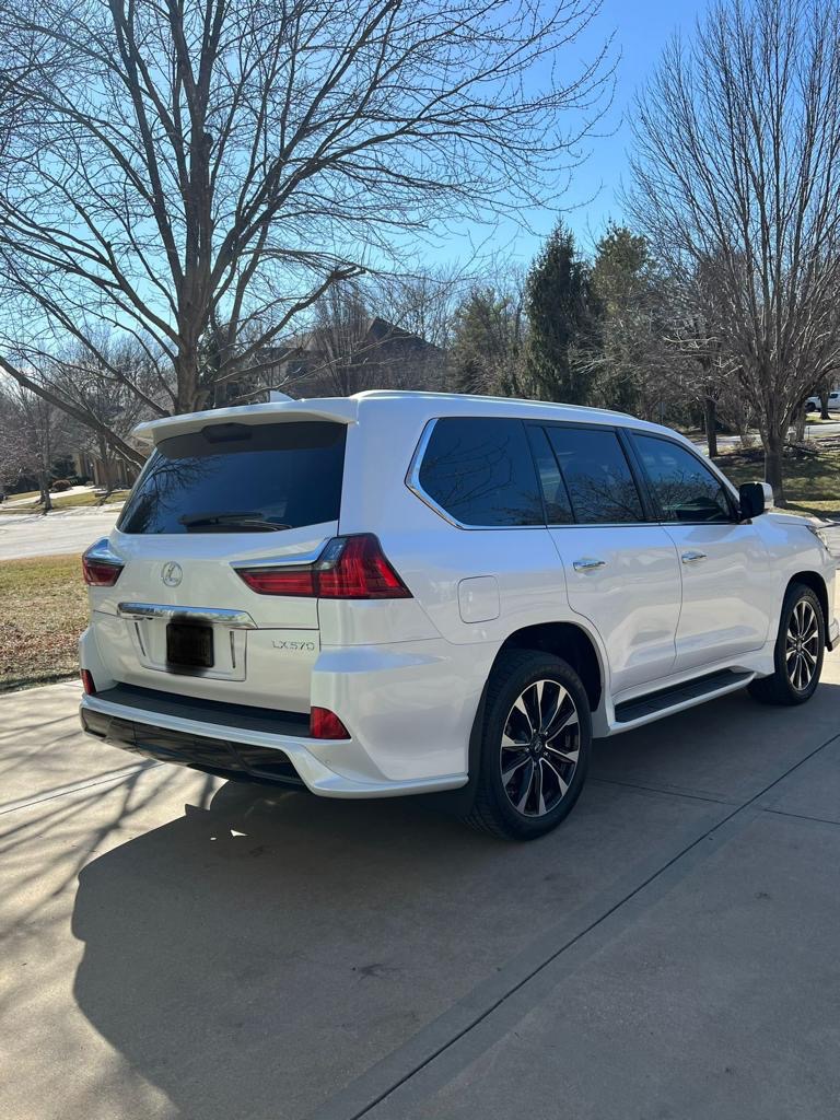 2021 Lexus LX 570....